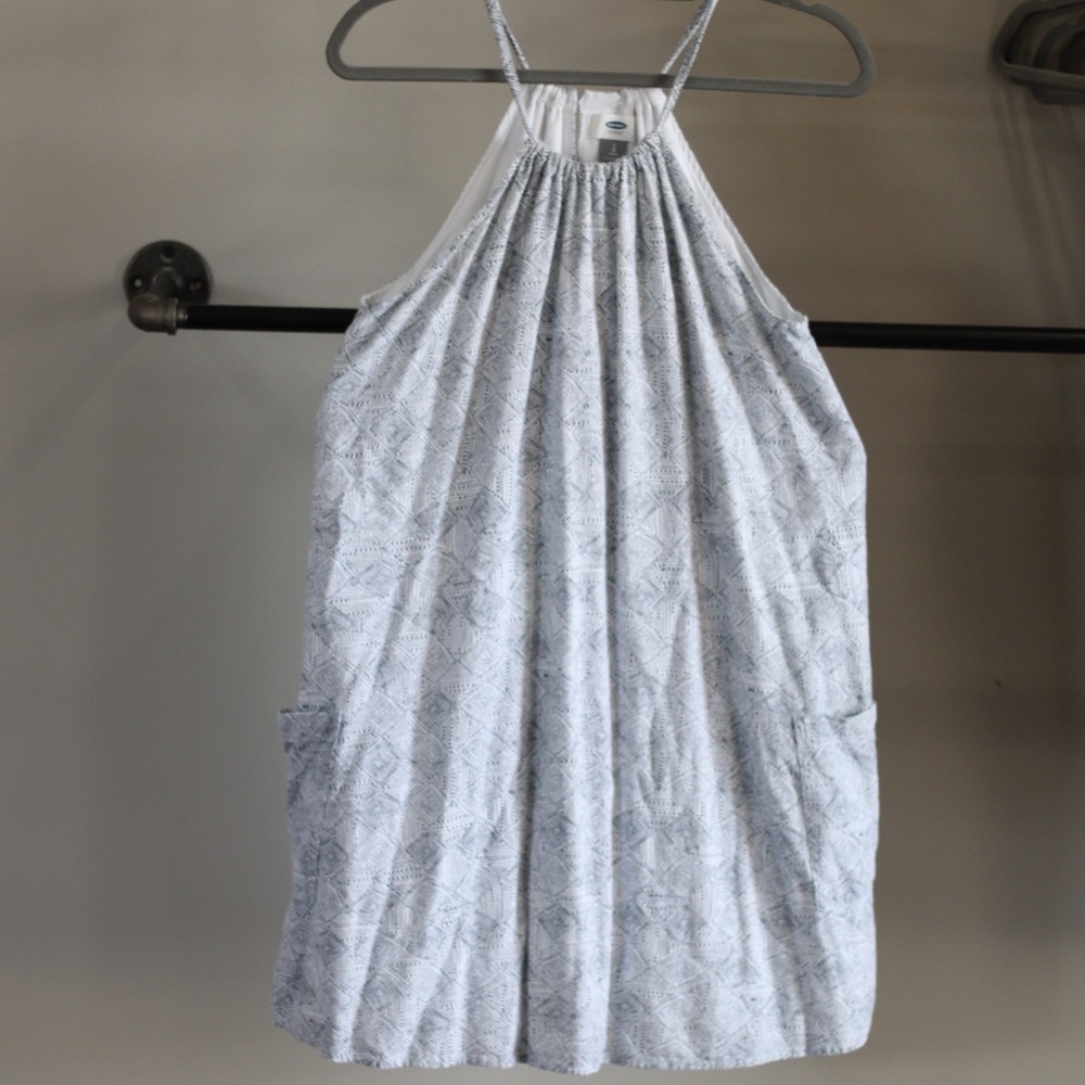 Old Navy sleeveless dress, size large, white and black pattern